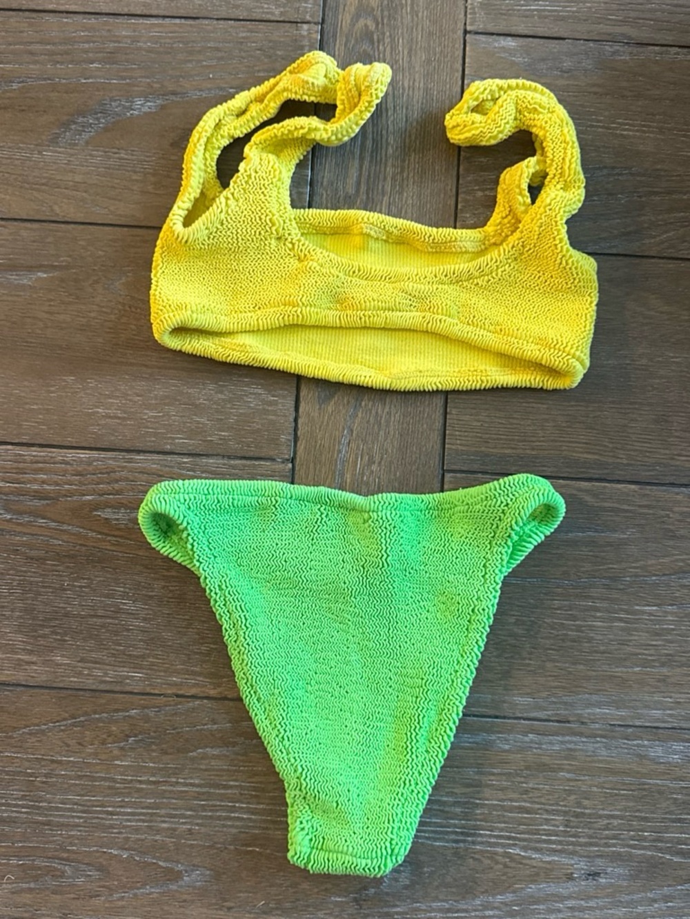 Elysiian mismatched balboa textured bikini - Yellow Top & Green Bottom - Picture 2 of 2